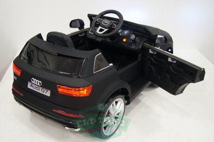 Электромобиль RiverToys AUDI Q7-QUATTRO-BLACK-MATT