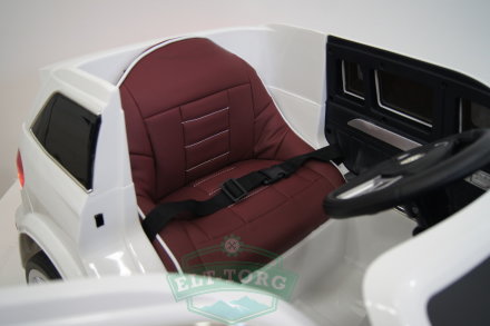 Электромобиль RiverToys Mercedes-Benz GL63-WHITE