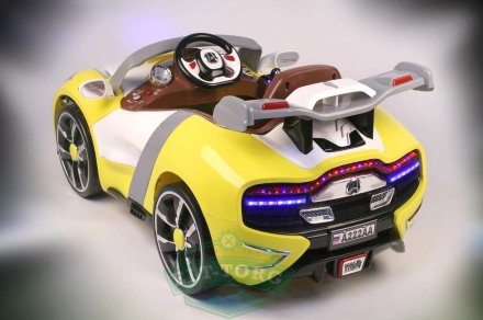Детский электромобиль River Toys MASERATTI A222AA 70 W Желтый